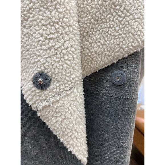 Dylan Los Angeles Womens Faux Fux Blue Vest Size M SKU 1103 - Picture 3 of 5